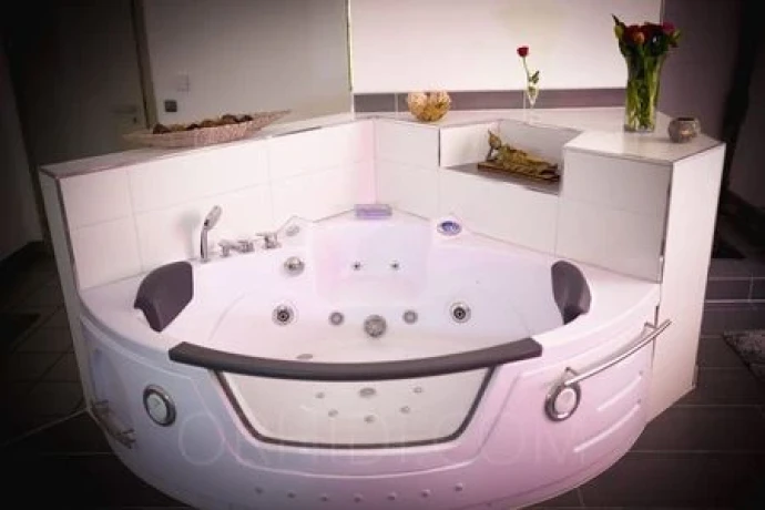 Tantra Deluxe Regensburg — 2 / 15