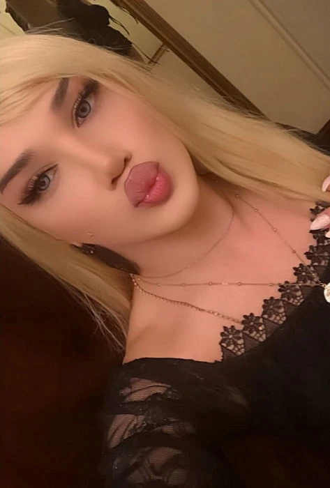 Alina — 2 / 5