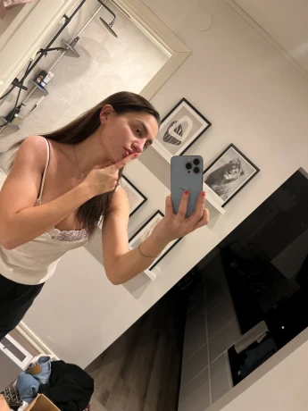 Jacqueline — 2 / 10