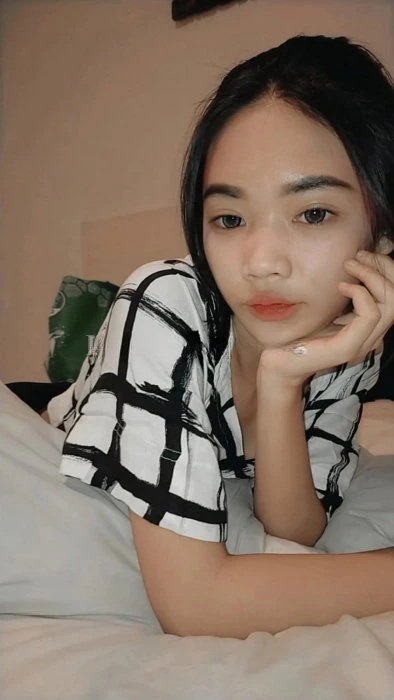 Amanda — 2 / 3