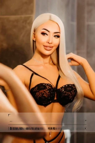 Harley Quinn — 2 / 3