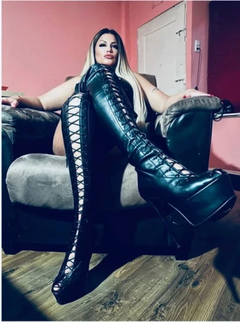 Lady Aylin — 23 / 24