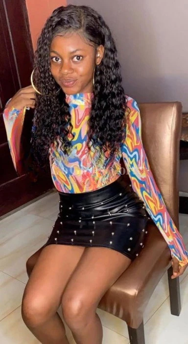 Gina, Escort, Accra