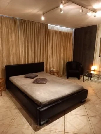 Massage Lounge — 4 / 5