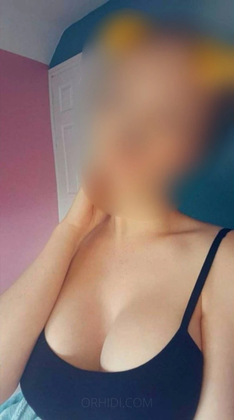 Naughty Minx Lola — 4 / 8