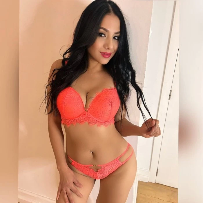 Samantha — 6 / 8
