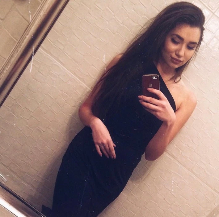 Lia — 3 / 5