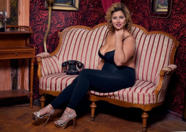 Mia Im Bellami — 5 / 8