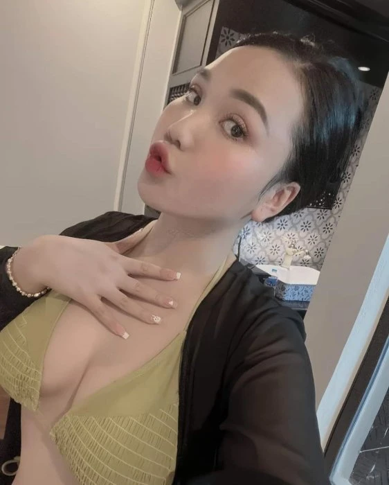 Tram Anh, Escort, Singapore