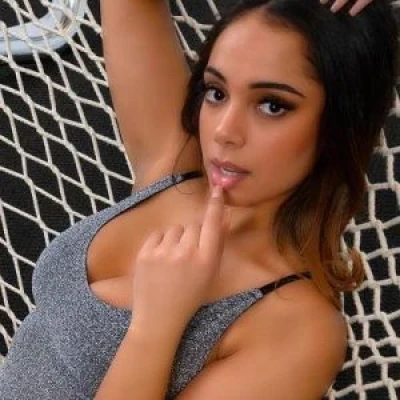 Yara, Escort, Schiphol