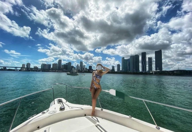 Lucia Ganz Neu — 3 / 5