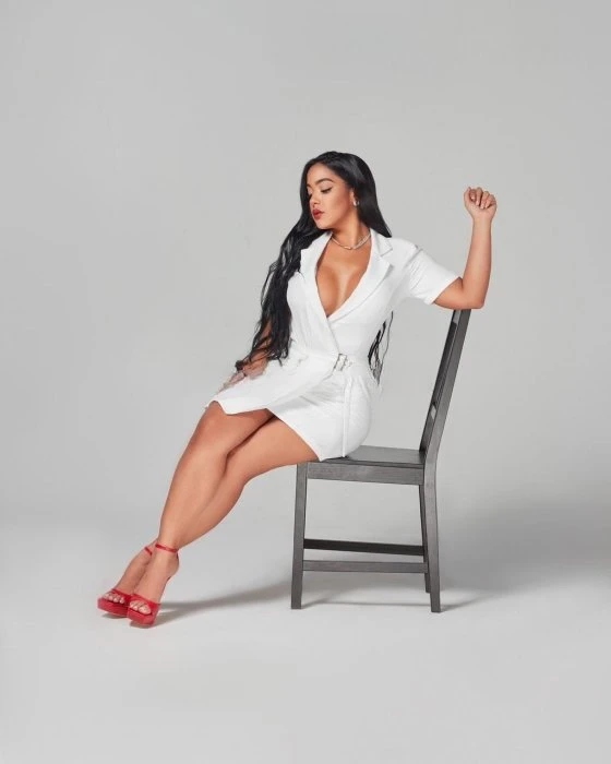 Alejandra — 2 / 5