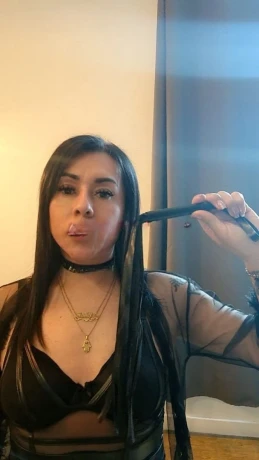 Nahiara Montalv — 7 / 8