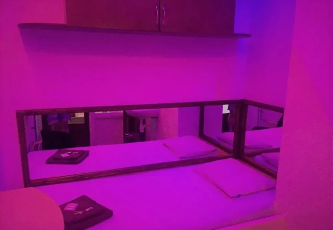 Sex Voor Geld — 4 / 5