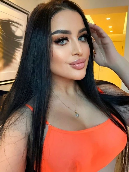 Salma — 4 / 11
