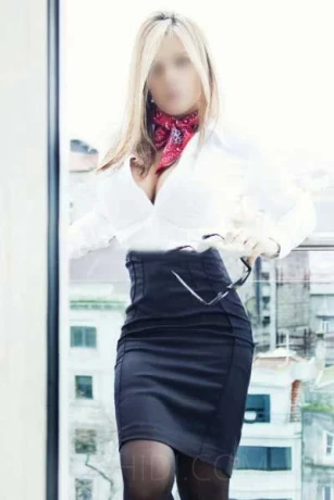 Eloise — 1 / 4