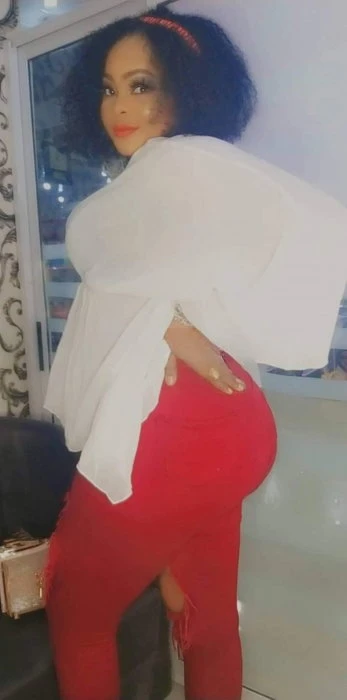 Stephanie, Escort, Accra