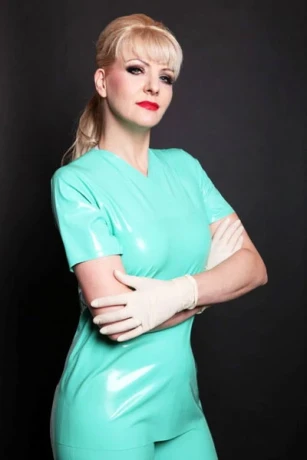 Domina Esther — 12 / 23