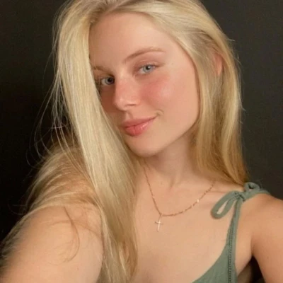 Elvie, Escort, Paris