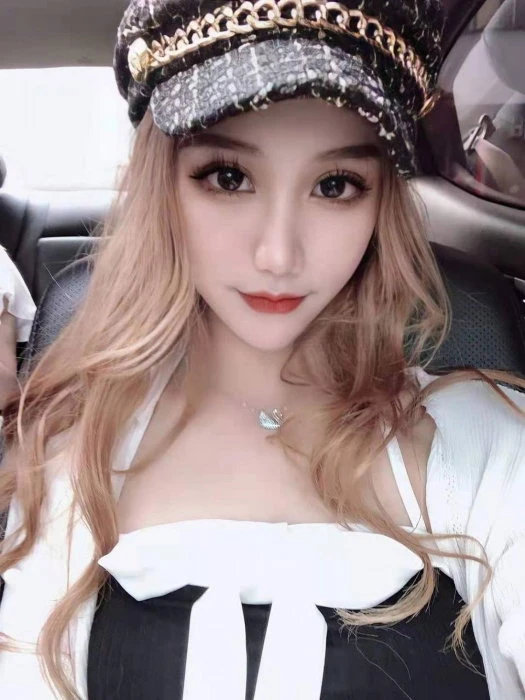 Sara, Escort, Al Munayzilah