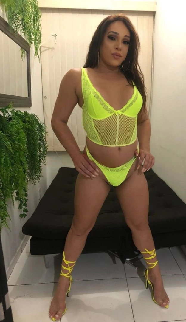 Adriana Macedo — 2 / 11