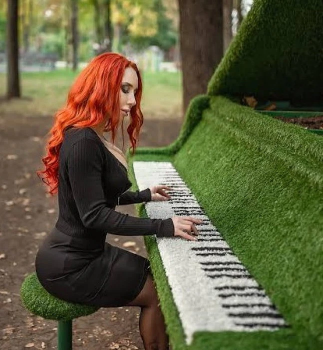 Mira Fox, Escort, Istanbul