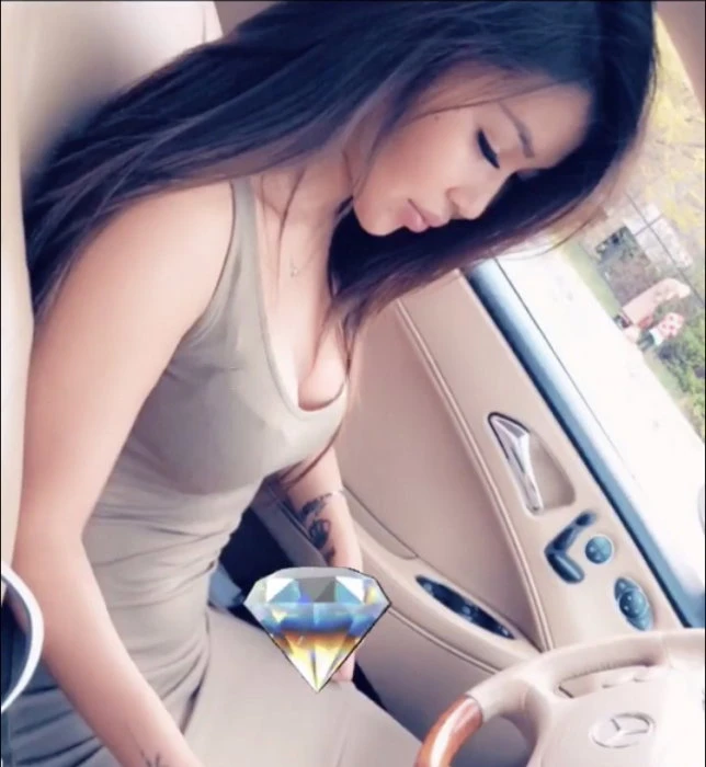 Mia — 6 / 9