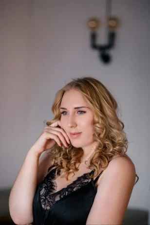 Viktoria Julia — 3 / 6