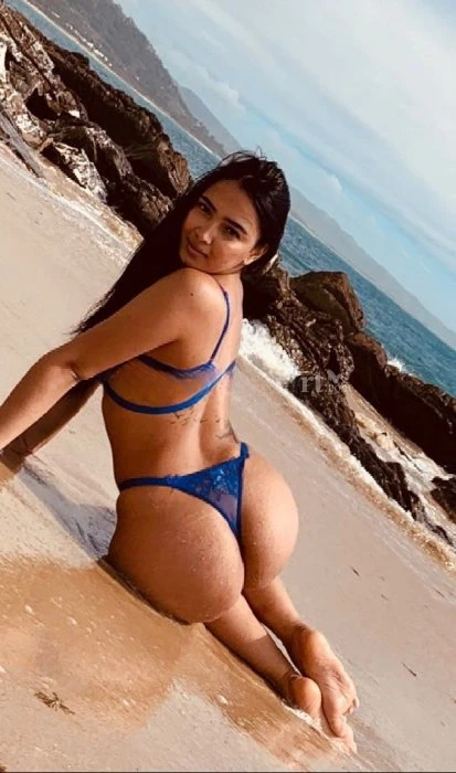 Emma — 2 / 4