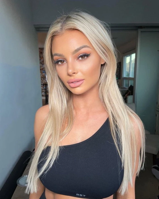 Ashley — 2 / 3
