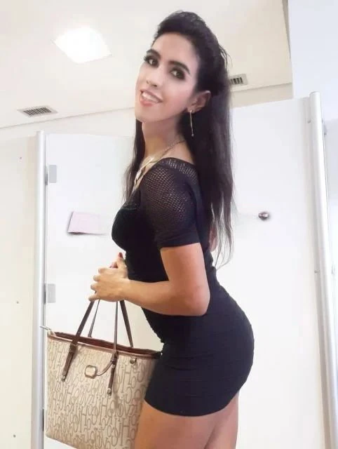 Alexia Alves — 2 / 12
