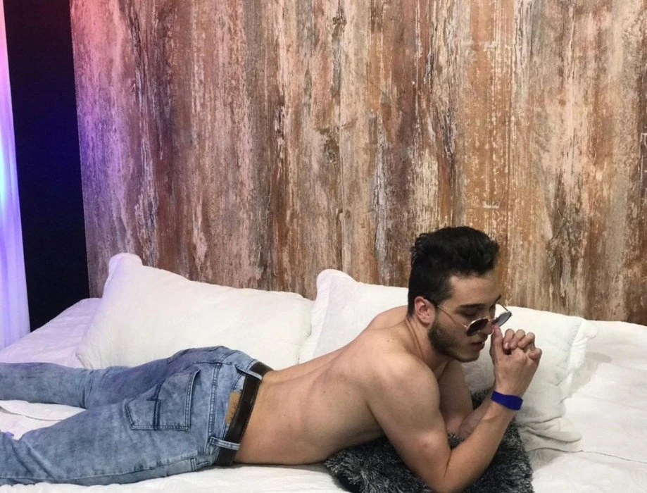 Ronnie — 2 / 10