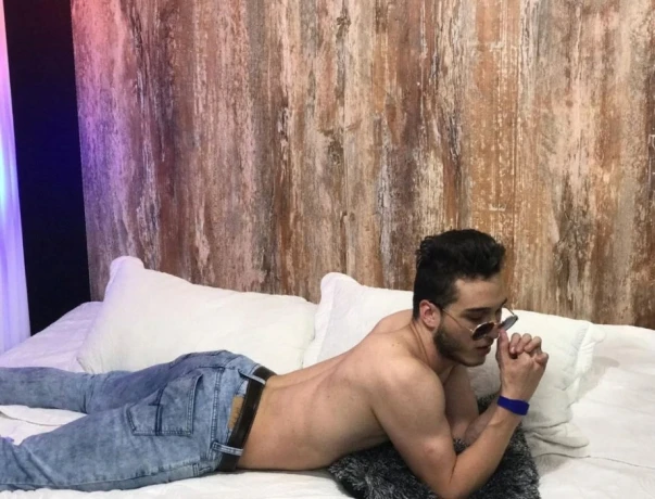 Ronnie — 2 / 10