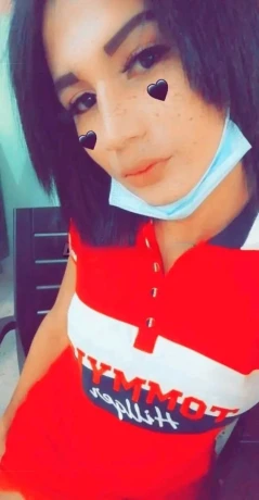 Mia Chevez — 1 / 8