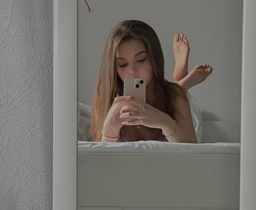Alenka — 2 / 5