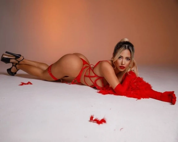 Candice — 2 / 5