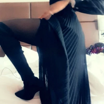 Salie, Escort, Paris