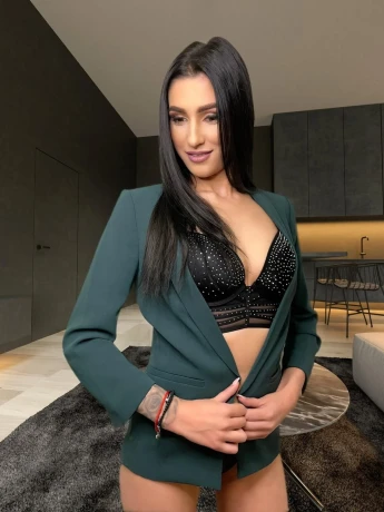 Sweet Andra — 2 / 5