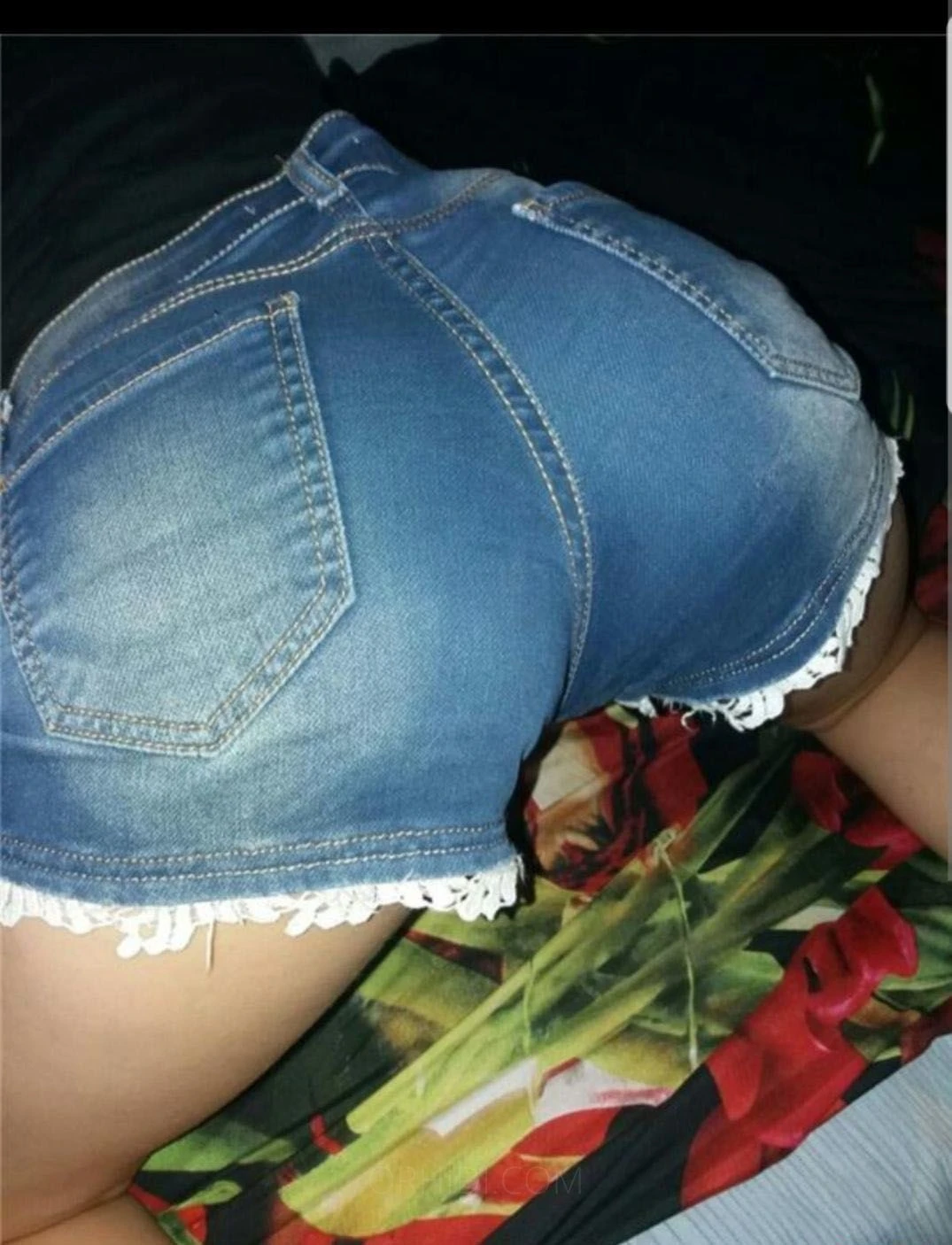 Ella — 2 / 3