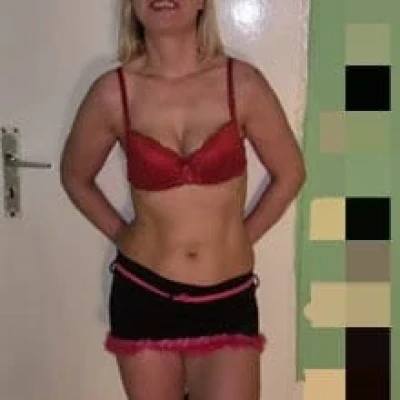 Nikol 19, Escort, Elze
