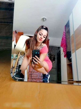 Vanessa-  Besuchbar H&H — 4 / 5