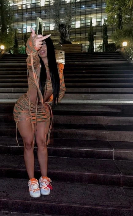 Lana — 4 / 6
