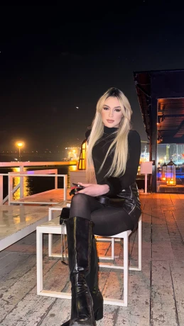 Nicolly Saldanha — 5 / 9