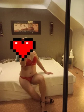 Larissa - WIEDER DA !! — 1 / 3