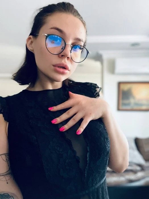 Lena — 6 / 8