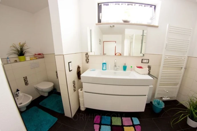 Sexy - Larissa — 8 / 12