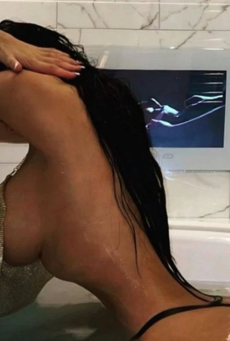 Sara — 5 / 10