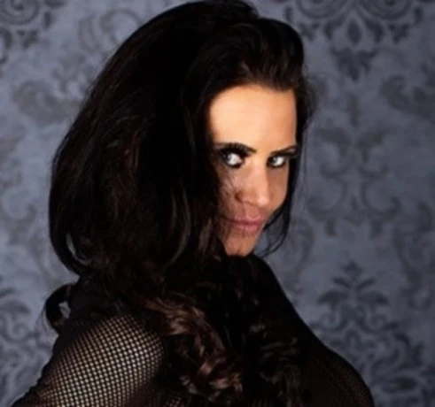 Deutsche Gina — 3 / 9