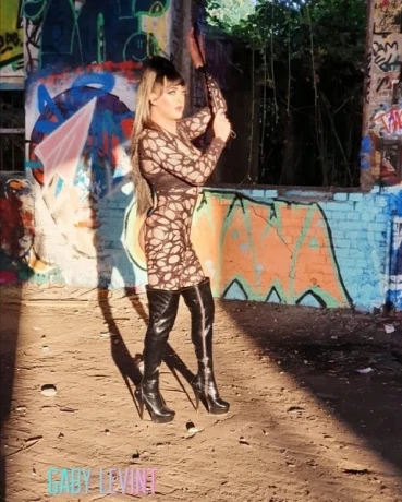 Ts Gaby Levint1 — 2 / 4