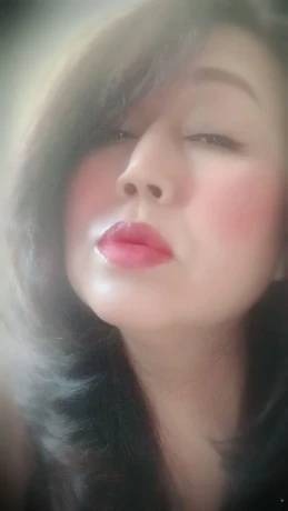 Sandy Aus Thailand Wartet Auf Dich Komm Und Lass Dich Verwoehnen — 1 / 3